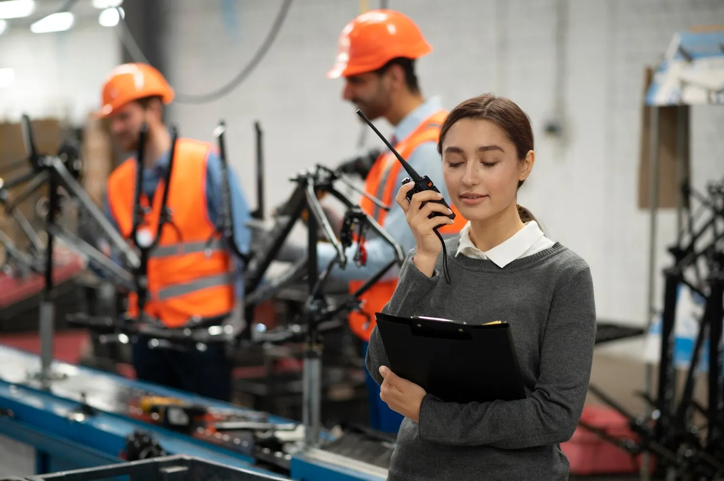imgi_1_people-safety-equipment-their-workplace_23-2148976368